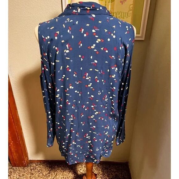 NWOT velvet Heart Cold Shoulder Button Down Top Small #144 - Picture 3 of 6